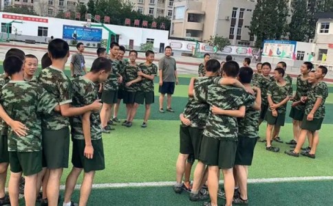 东莞市塘厦镇哪有封闭学校先评估再入学,别急着给孩子贴标签!-第4张图片-旻正励志 东莞市塘厦镇哪有封闭学校先评估再入学,别急着给孩子贴标签!-第4张图片-旻正励志